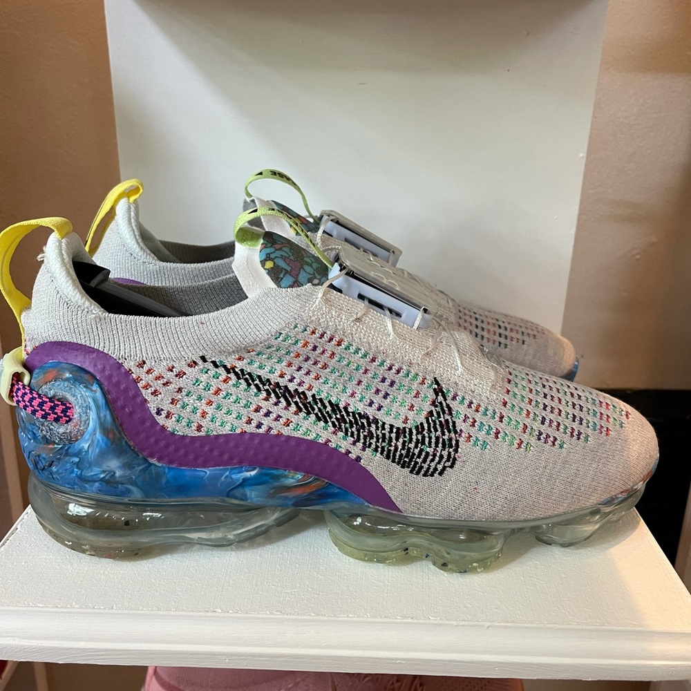Sz 8.5 Nike air vapormax flyknit 2021 men